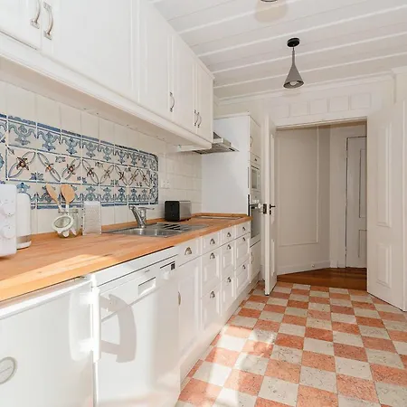 Apartmán Stylish 2bd In Chiado Lisboa