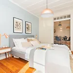 Apartamento Stylish 2bd In Chiado