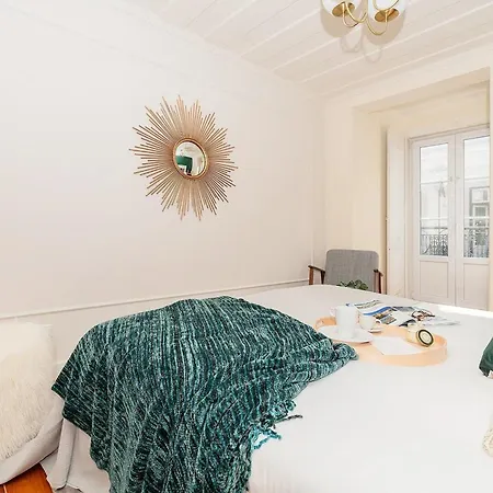 Stylish 2bd In Chiado Daire Lisboa