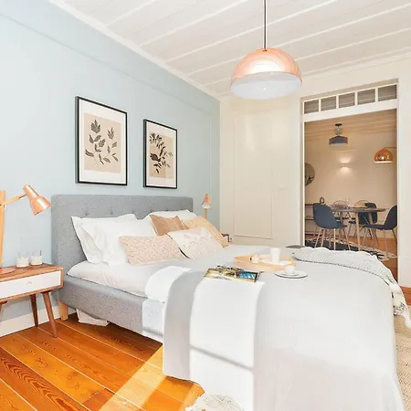 Stylish 2bd In Chiado Daire *