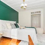 Stylish 2bd In Chiado * リスボン