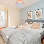 Stylish 2bd In Chiado Appartamento *