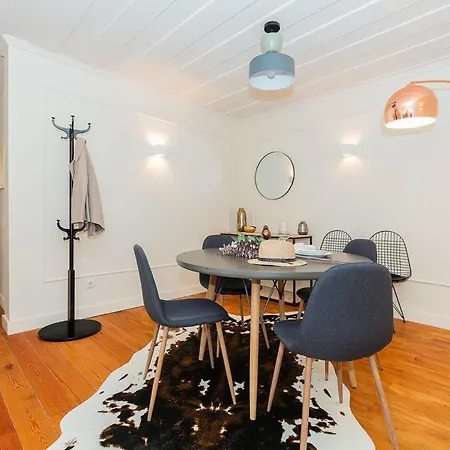 Stylish 2bd In Chiado Appartamento *
